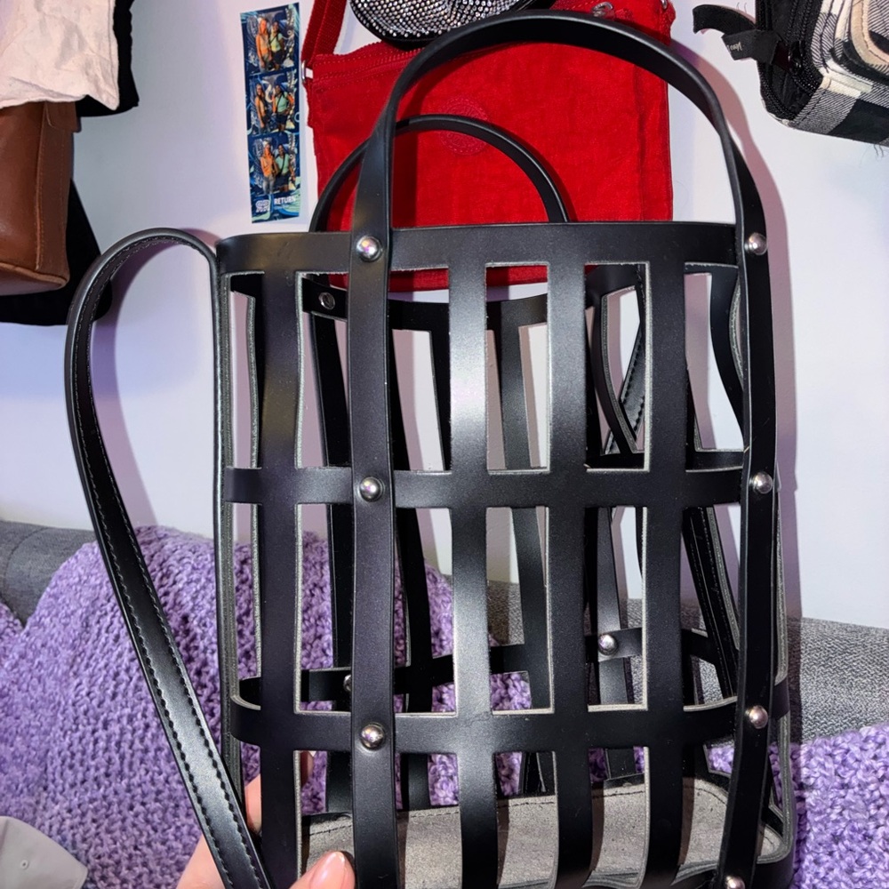 Black Woven Cage Tote Bag - Women - Picture 2 of 3